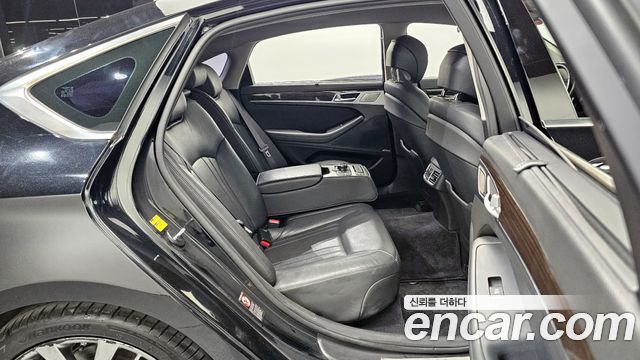 Genesis G80 2017 — photo 11