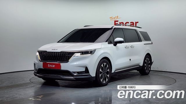 Kia Canival 2023 — photo 1