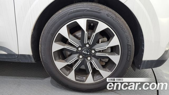 Kia Canival 2023 — photo 5