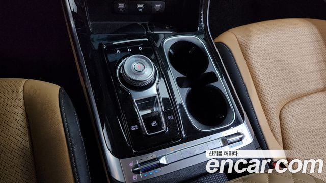 Kia Canival 2023 — photo 9