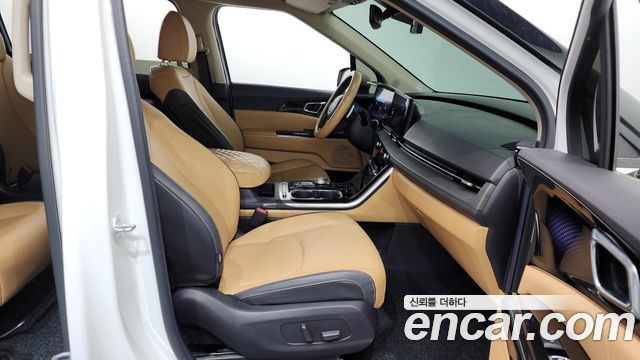 Kia Canival 2023 — photo 11