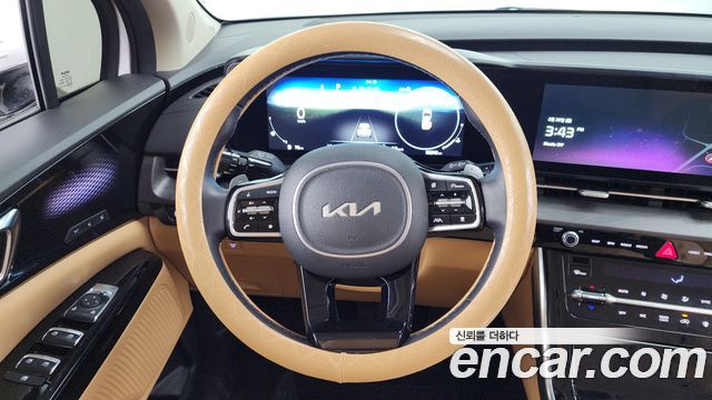 Kia Canival 2023 — photo 13