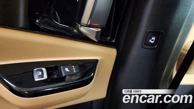 Kia Canival 2023 — photo 18