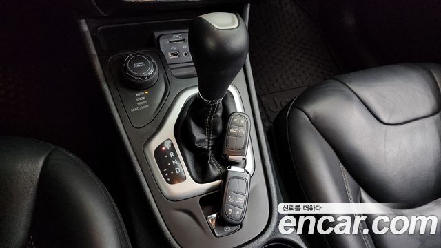 Jeep Cherokee 2018 — photo 9