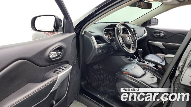 Jeep Cherokee 2018 — photo 10