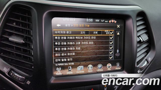 Jeep Cherokee 2018 — photo 16