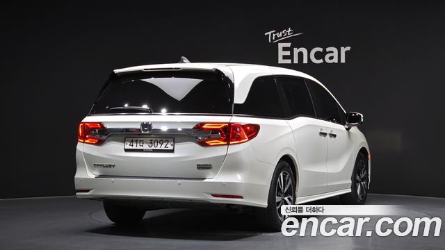 Honda Odyssey 2018 — photo 2