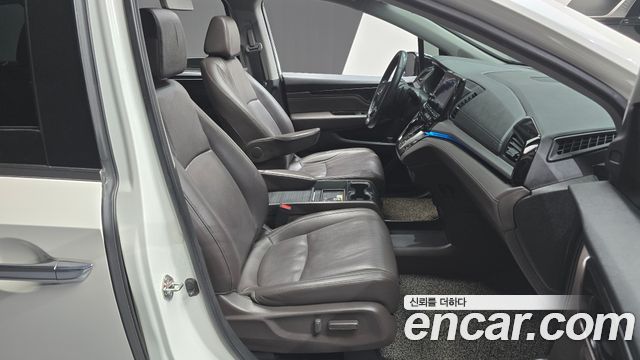 Honda Odyssey 2018 — photo 10