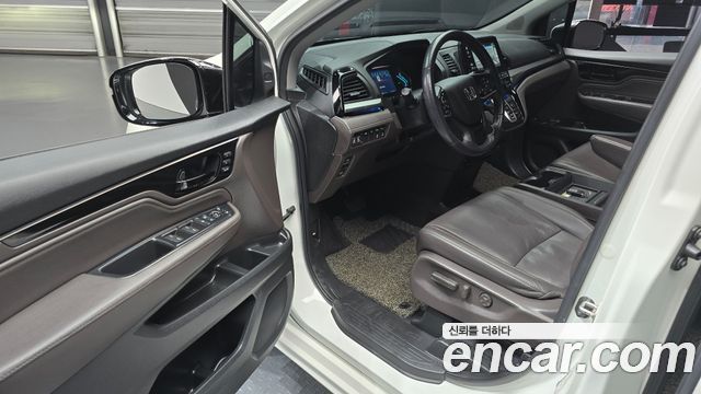 Honda Odyssey 2018 — photo 11