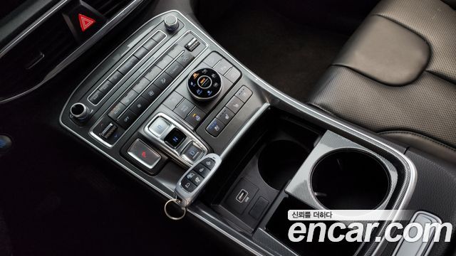 Hyundai Santafe 2021 — photo 9