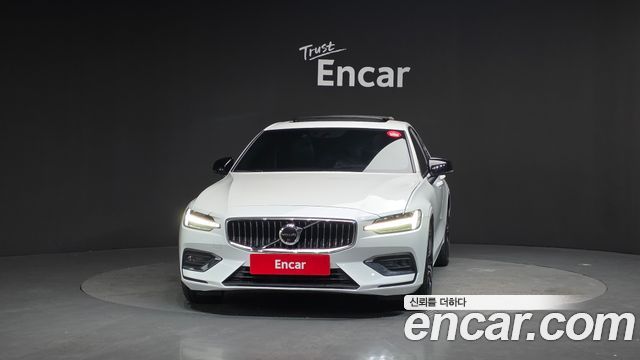 Volvo S60 2022 — photo 3