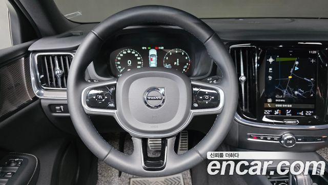 Volvo S60 2022 — photo 14