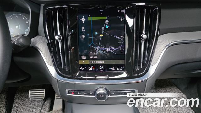 Volvo S60 2022 — photo 15