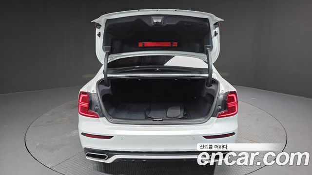 Volvo S60 2022 — photo 20