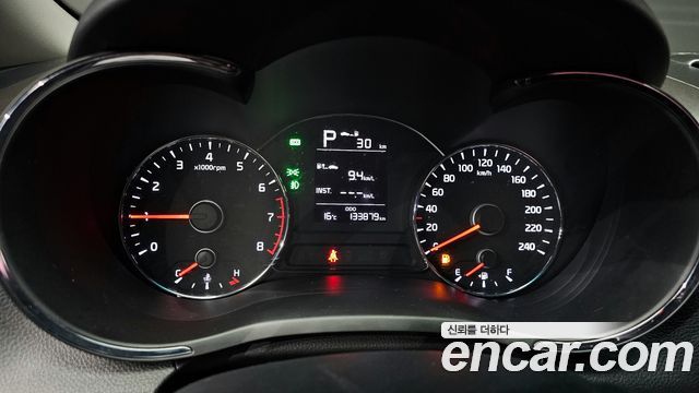 Kia K3 2016 — photo 8