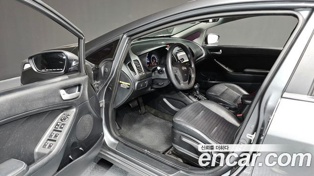 Kia K3 2016 — photo 10