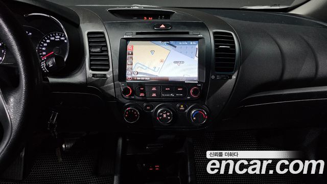Kia K3 2016 — photo 18