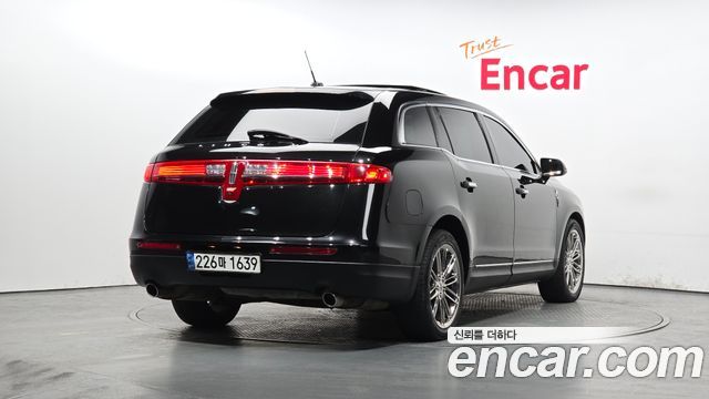 Lincoln MKT 2014 — photo 2