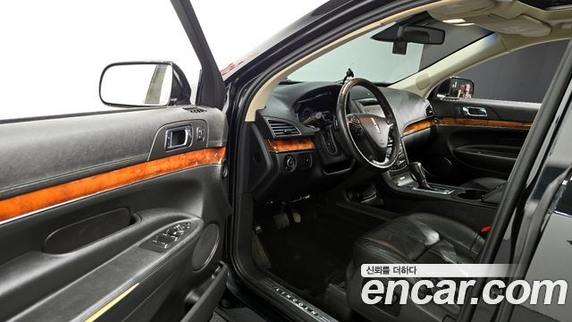 Lincoln MKT 2014 — photo 11