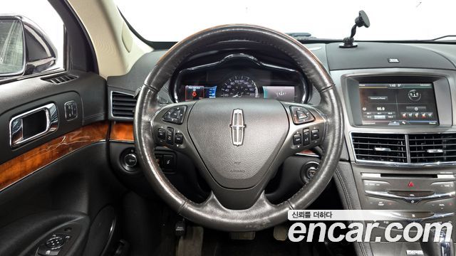 Lincoln MKT 2014 — photo 13