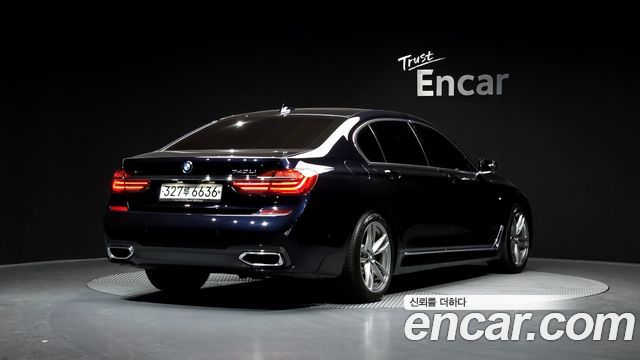 BMW 7-Series 2017 — photo 2