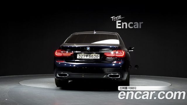 BMW 7-Series 2017 — photo 4