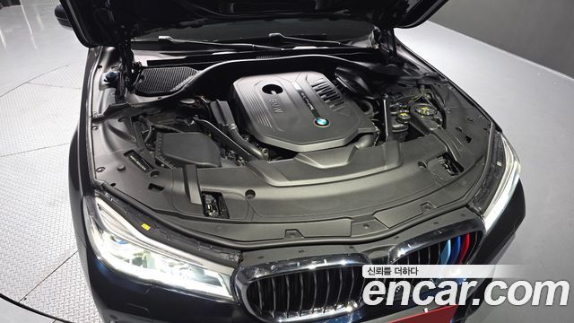 BMW 7-Series 2017 — photo 6