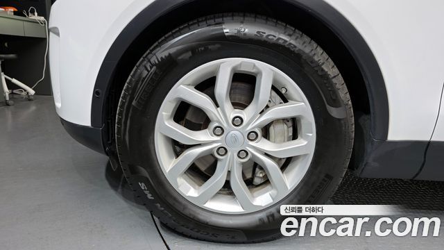 Land Rover Discovery 2019 — photo 5