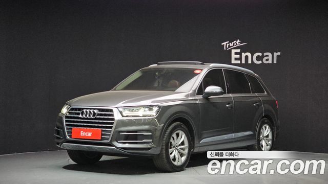 Audi Q7 2019 — photo 1