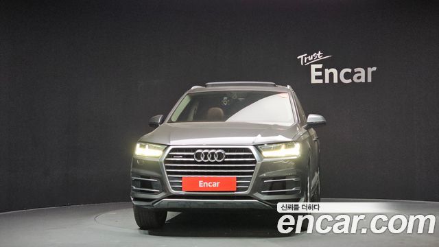 Audi Q7 2019 — photo 3