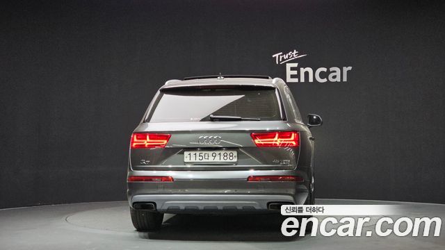 Audi Q7 2019 — photo 4
