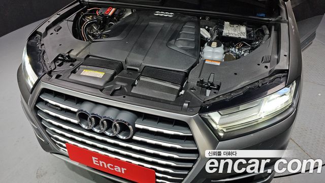 Audi Q7 2019 — photo 6