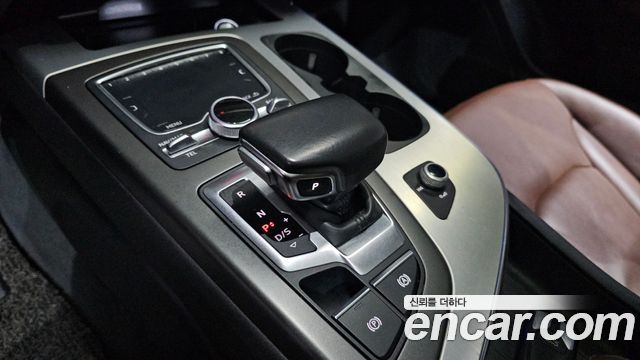 Audi Q7 2019 — photo 9