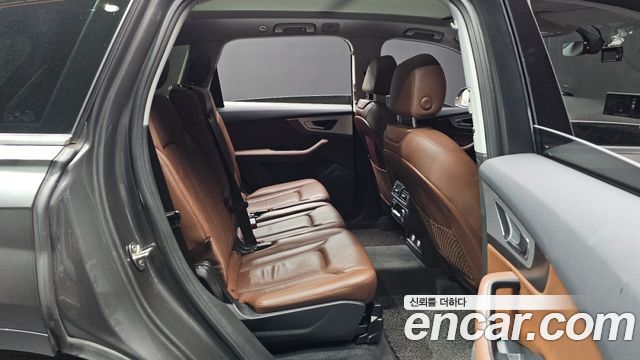 Audi Q7 2019 — photo 13