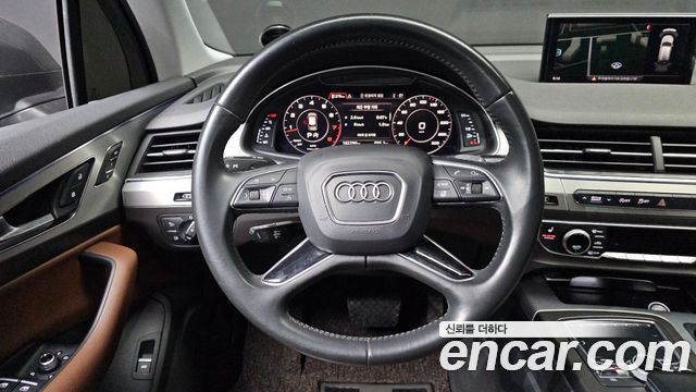 Audi Q7 2019 — photo 14