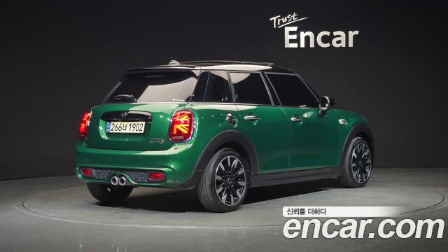 Mini Cooper 2020 — photo 2