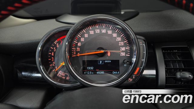 Mini Cooper 2020 — photo 8