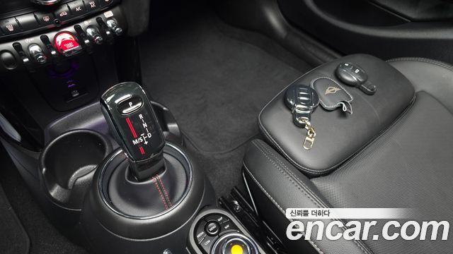 Mini Cooper 2020 — photo 9