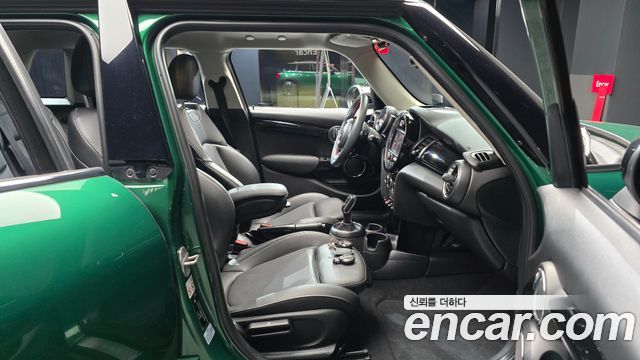 Mini Cooper 2020 — photo 11