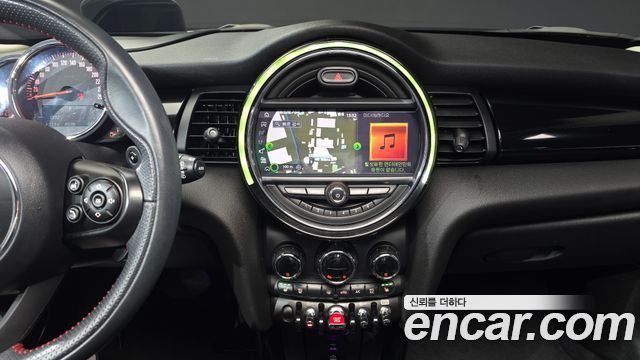 Mini Cooper 2020 — photo 14