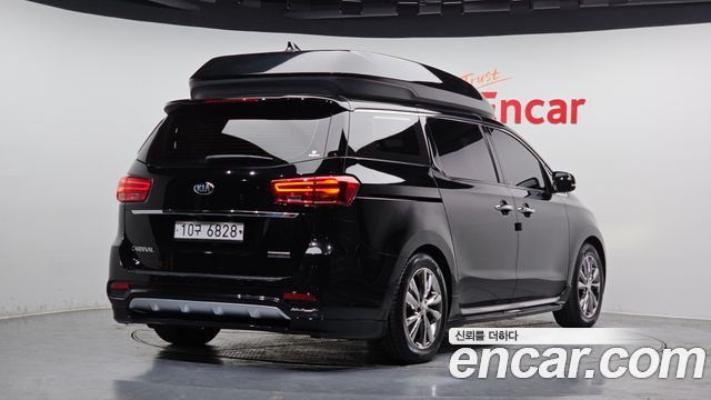 Kia Canival 2019 — photo 2