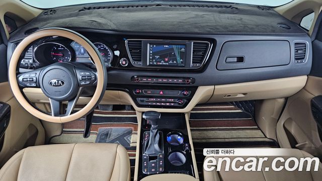 Kia Canival 2019 — photo 7