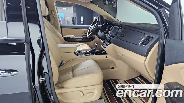 Kia Canival 2019 — photo 11