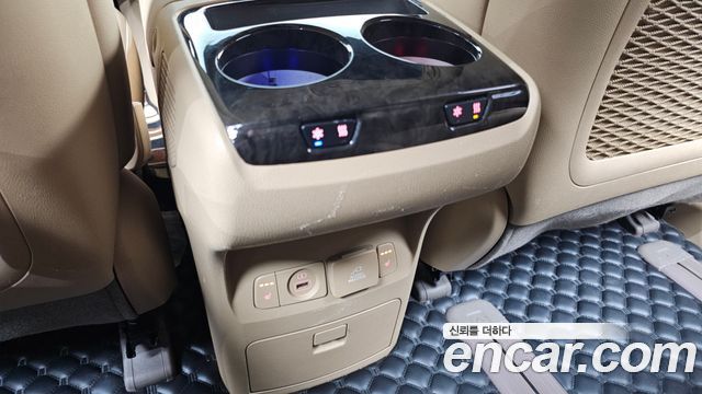 Kia Canival 2019 — photo 17