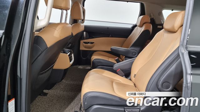 Kia Canival 2022 — photo 12