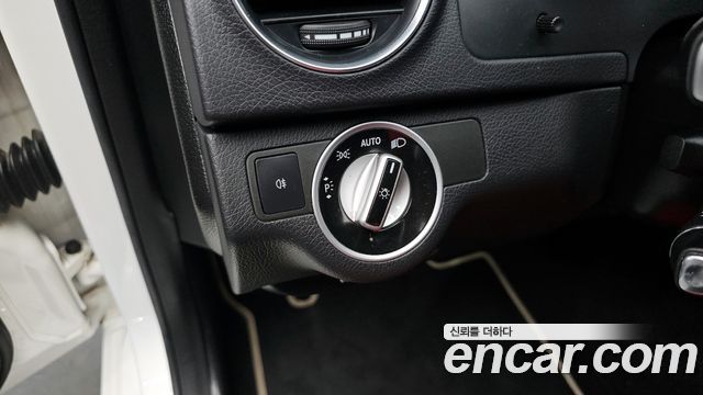 Mercedes-Benz C-Class 2015 — photo 17