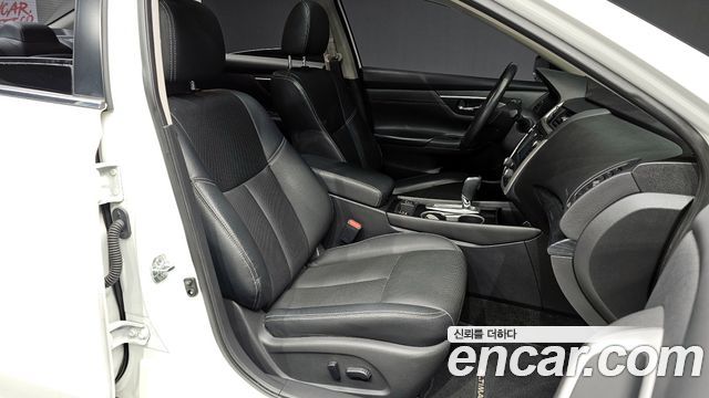 Nissan Altima 2017 — photo 10