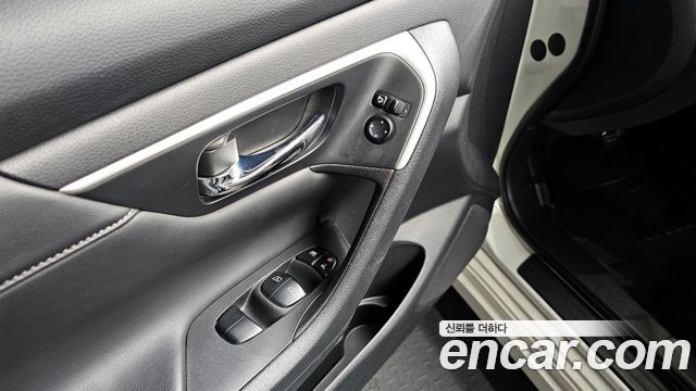 Nissan Altima 2017 — photo 13