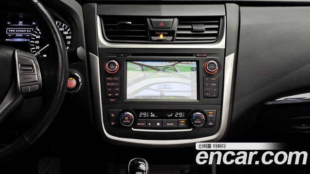 Nissan Altima 2017 — photo 16