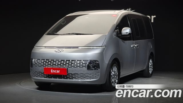 Hyundai Staria 2022 — photo 1